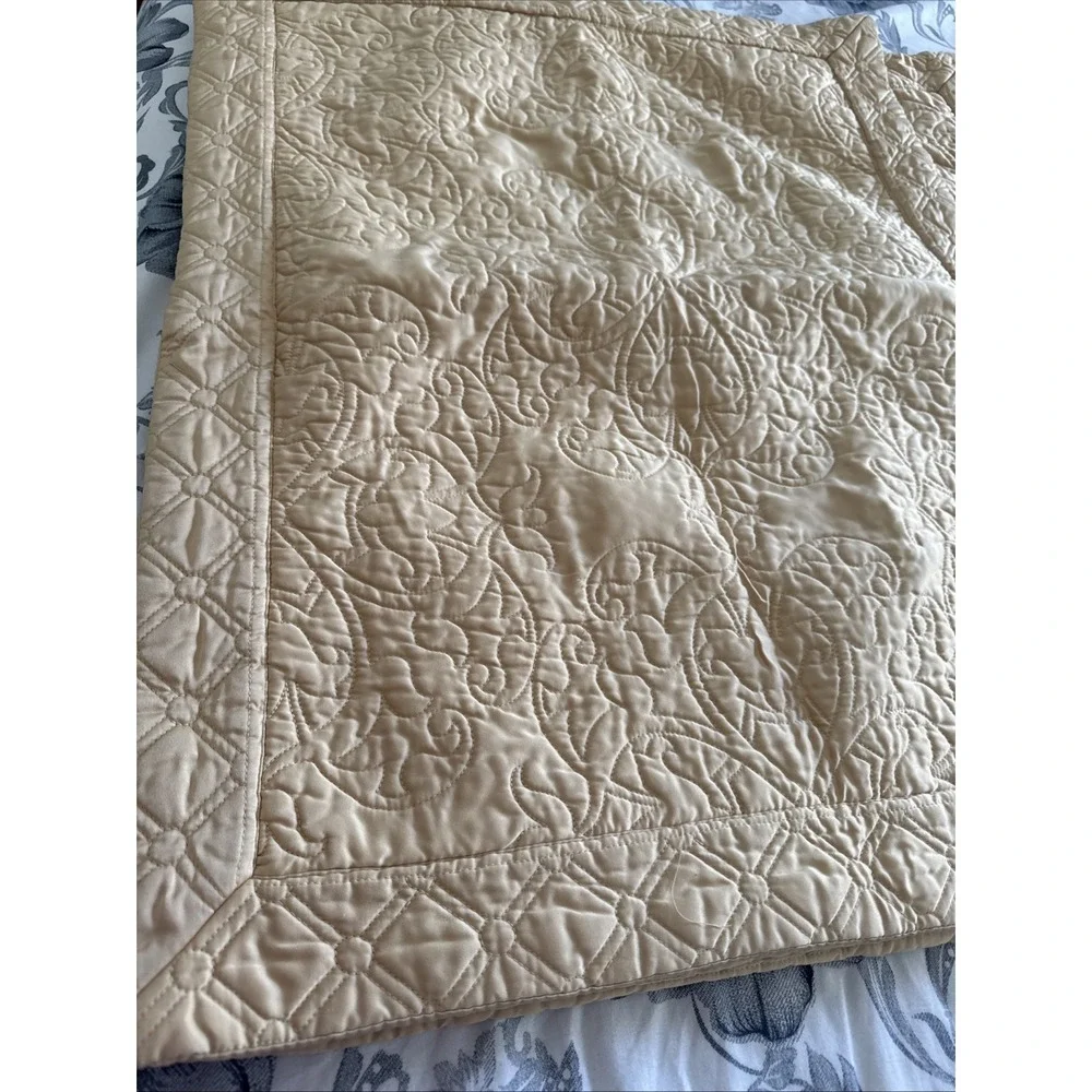 Wamsutta Standard Sham Gold Quilted Satin Floral Stitch Cotton Blend 24x30 Set 4